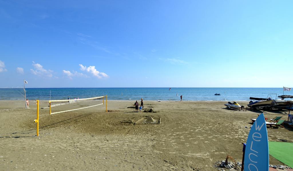 Mackenzie Blu Beach Studio Larnaca Exterior photo